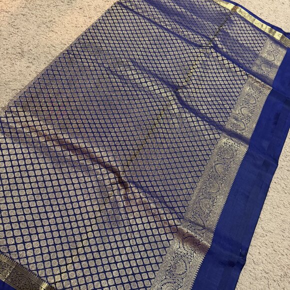 Pure kanchipuram Silk Saree in blue - Picture 2 of 11